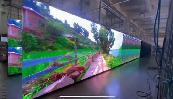 Βίντεο που παρουσιάζει σε P4 επίδειξη των RGB υπαίθριων οδηγήσεων για την υψηλή φωτεινότητα Adveristing