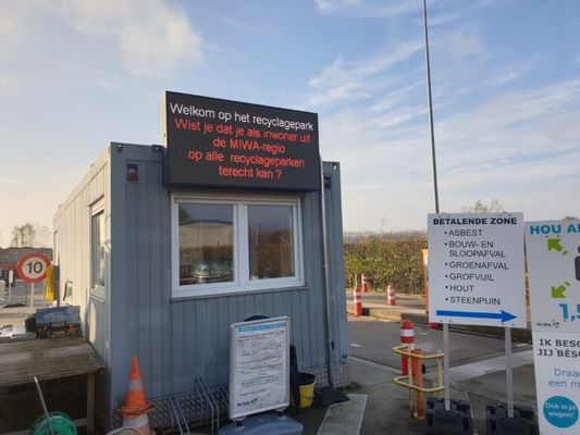 SMD3535 P10 μπροστινή προσανατολισμένη προς τις υπηρεσίες χαμηλής ισχύος κατανάλωση χρώματος οθόνης RGB