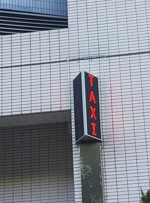 Μπροστινή επίδειξη πλαισιωμένων των διπλάσιο P10 RGB οδηγήσεων τριγώνων συντήρησης
