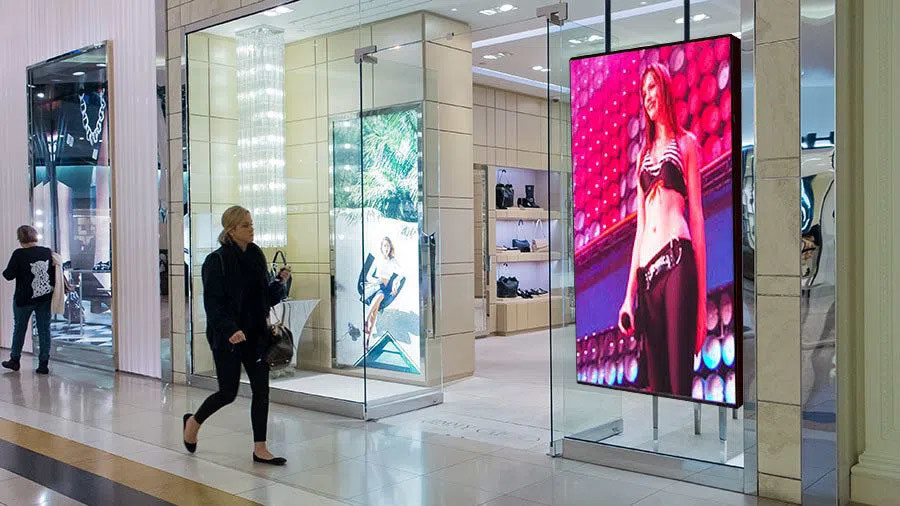 Ψηφιακό σύστημα σηματοδότησης 1000mcd/m2 των εσωτερικών οδηγήσεων P2RGB για το λιανικό κατάστημα